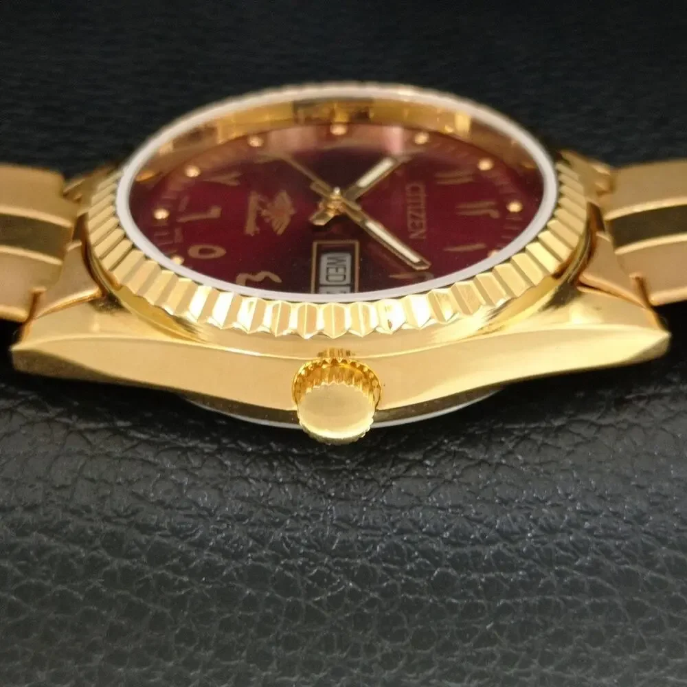 Vintage 1971 Citizen Automatic Mens Gold Watch W/daydate & Red accents